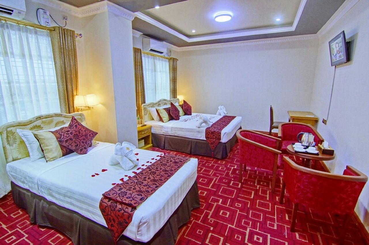 Myat Nan Yone Hotel Mandalay Exterior foto